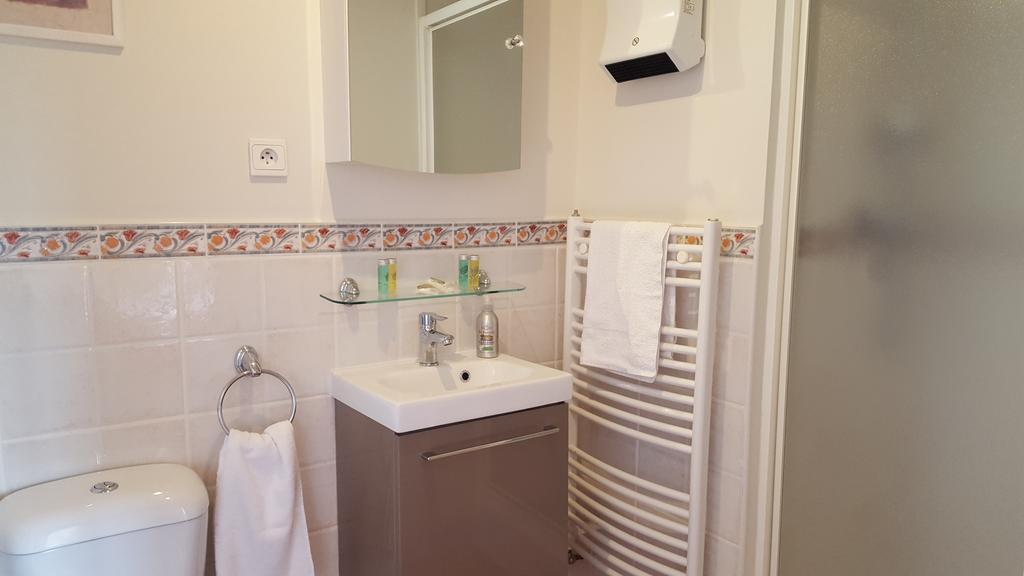 Les Tilleuls Bed & Breakfast Saint-Pe-Delbosc Bagian luar foto